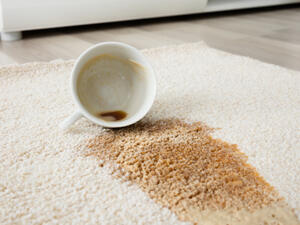 لإزالة بقع الشاي عن السجاد يمكن فركه بالملح
 لإزالة بقع الشاي عن السجاد يمكن فركه بالملح