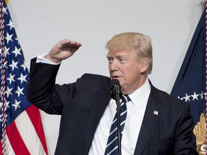 تغريدة السفيرة الأمريكية في قطر تثير استنفار أنصار ترامب
