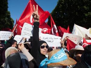 Tunisian women rally to support equal rights. [nydailynews.com]