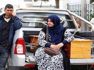 أهالي الضحايا ينتظرون استلام جثث أبنائهم
