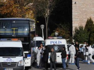 ليبي يهتف "أنا سوريا" قبل أن يطلق النار على قصر توبكابي في أسطنبول