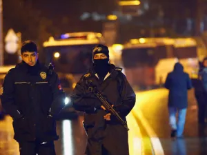 الشرطة التركية بدأت الخميس عملية لاعتقال 121 موظفا سابقا بوزارة الخارجية