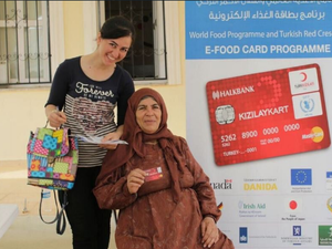 The card is uploaded off-camp with 62 Turkish Lira per person per month, about 19 euros. It provides each person with an average of 2100 calories per day.  (Twitter)