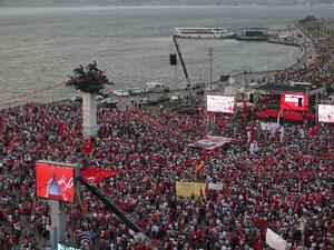 People gather for a rally in Gundogdu Square in Izmir on August 4, 2016, protesting against the failed July 15 military coup attempt, with the participation of Republican People's Party (CHP) leader Kemal Kilicdaroglu (not pictured). (AFP/File)