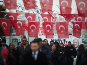 People walk under "yes" campaign flags as Turkish elections is set to take place on June 24, 2018. (AFP/ File)