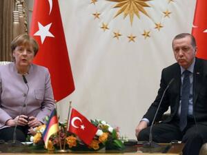 Turkish President Tayyip Erdogan and German Chancellor Angela Merkel at a meeting in Ankara, February 2 2017. (AFP/Adam Altan)