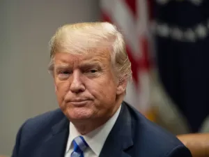 US President Donald Trump speaks to the press on September 5, 2018. (NICHOLAS KAMM / AFP)
