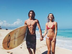 Jay Alvarrez and Alexis Rene. (Jay Alvarrez/ Instagram)