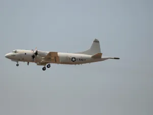 U.S. Navy P3 Orion maritime surveillance aircraft taking off from the Comalapa air base, 40 km south of San Salvador, on May 13, 2009. (AFP/ File Photo)