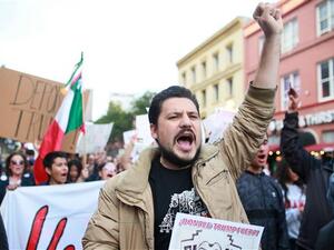 Anti-Donald Trump demonstrators chant during a rall on March 12, 2018 in San Diego, California. (AFP/ File Photo)