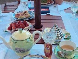 The 39-year-old shared a series of snaps from her European holiday. (Kourtney Kardashian Instagram)