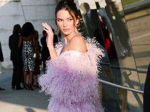 Vogue shared a photo of Jenner with the hairstyle Friday  (Source: kendalljenner / Instagram ) 