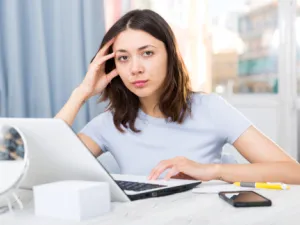 عليك أن تعلمي كيفية التوفيق بينها وبين التعامل والتعاطي مع الآخر
