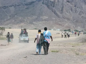 هادي يطيح بكبار قادته العسكريين 