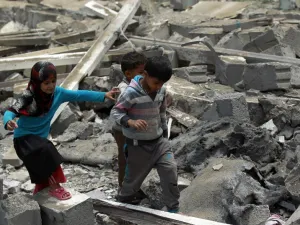  إيران تبث سياسات طائفية من خلال تدخلها في بعض دول المنطقة