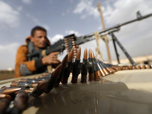 طيران التحالف : استهداف وتدمير تعزيزات وآليات قتالية تابعة للميليشيات 