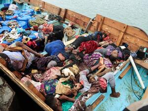 A picture taken on March 17, 2017, shows bodies of people who were killed in a boat carrying Somali refugees arriving in the rebel-held Yemeni port city of Hodeida. (AFP/Stringer)