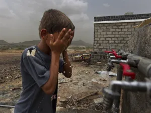 الأمراض وسوء التغذية يقتلان طفلاً يمنياً كل 10 دقائق

