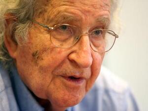 Noam Chomsky discusses the future of the MidEast (Photo: Marwan Bu Haidar / Al Akhbar)