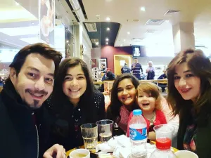 أحمد زاهر وعائلته (Instagram)