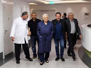أكد مدير المستشفى سعيد سراحنة أن عباس "يتماثل للشفاء ووضعه في تحسن مستمر"
