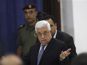 عباس يلتقي رئيس اللجنة القطرية لإعادة إعمار غزة برام الله
