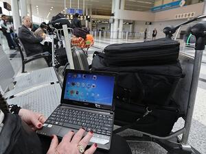 No more laptop ban on large electronic devices from Abu Dhabi to US airports. (AFP/ File) No more laptop ban on large electronic devices from Abu Dhabi to US airports. (AFP/ File)