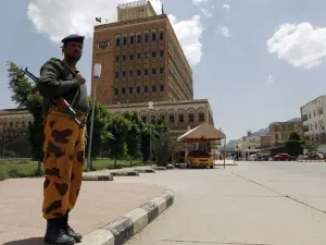 شرطة عدن تلقي القبض على "خلية إرهابية" مكونة من 9 مسلحين