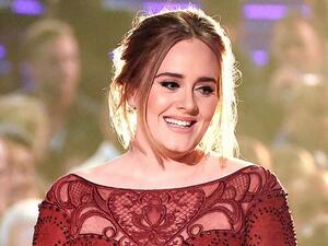  الفنانة العالمية أديل