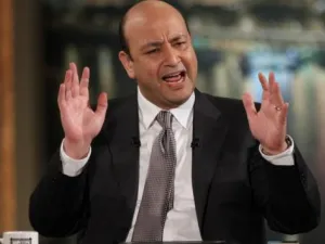 الإعلامي عمرو أديب