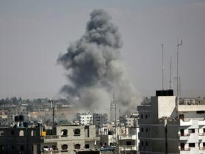 Smoke rises following an Israeli strike (AFP/File Photo)