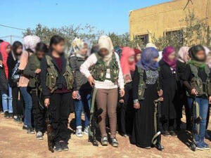 بحسب الجميل، فإن غالبية القتلى انتسبوا للوحدات وهم ما دون سن 18 سنة 
