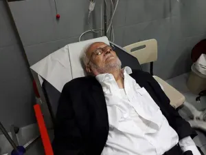 إصابة الشيخ عكرمة صبري - إمام وخطيب المسجد الأقصى المبارك - على أسوار قبة الصخرة .

