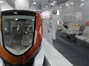 Al-Faisaliah project is an important developmental step in the Kingdom’s march towards diversifying the economy and activating partnership with the private sector. (AFP/ File)