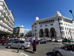 الجزائريون لا يزالون في انتظار المصالحة