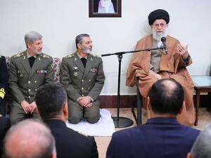 خامنئي يوعز للبحرية الإيرانية بالتواجد في المحيطات
