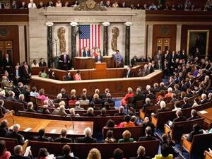 القانون يشمل أيضا بندا يسمح للحكومة الاتحادية والولايات بمعاقبة الأمريكيين الذين يقاطعون إسرائيل