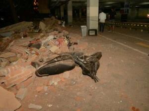 رجال الإنقاذ في إندونيسيا يواصلون البحث عن ناجين بعد الزلزال المدمر
