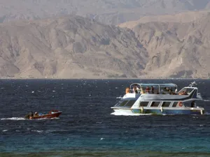تطمنيات إسرائيلية بشأن سلامة شواطئ إيلات - أ ف ب
