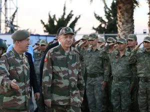 استمع أردوغان لوصلات غنائية لعدد من المطربين