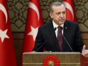 أردوغان يحذر من حرب بين الهلال والصليب بعد غلق مساجد بالنمسا
