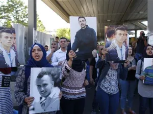 Israel is currently holding roughly 6,500 Palestinian prisoners (AFP/File)
