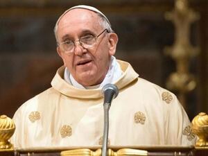 البابا لا يرى ضرورة للردّ على أسقف اتّهمه بالتستّر على كاردينال
