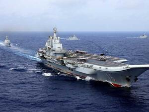 حاملة الطائرات الصينية تقود تدريبات بالذخيرة الحية في بحر الصين الشرقي
