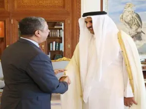 أمير قطر يستقبل بحاح