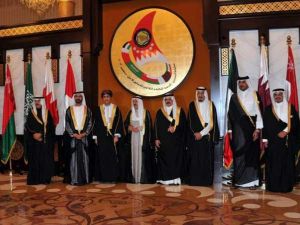 القمة الخليجية تنطلق غدا الثلاثاء في البحرين
