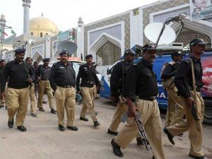 باكستان تضمد جروحها