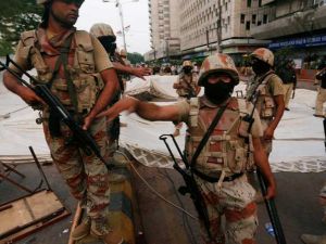 قوات باكستانية تغلق مقر الحركة القومية المتحدة بعد هجوم على تلفزيون