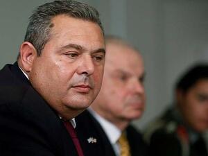 وزير الدفاع اليوناني بانوس كامينوس