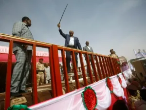 الرئيس السوداني يبدأ جولة في دارفور قبل استفتاء حول المنطقة
